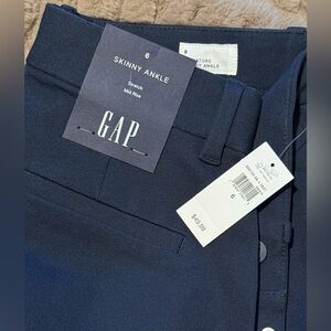 GAP Women's Navy Ankle Pants, Size 6  - NWT
